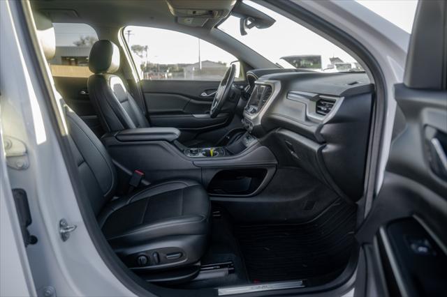 2023 GMC Acadia AWD SLT