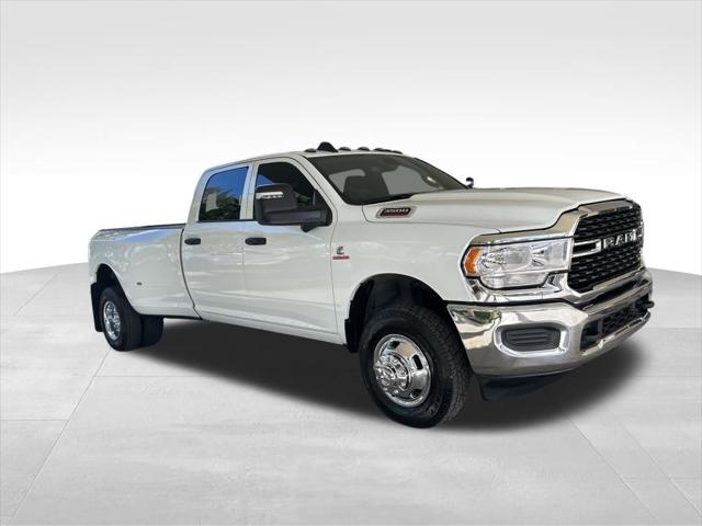 2024 RAM 3500 Tradesman Crew Cab 4x4 8 Box 2024 RAM 3500 Tradesman Crew Cab 4x4 8 Box