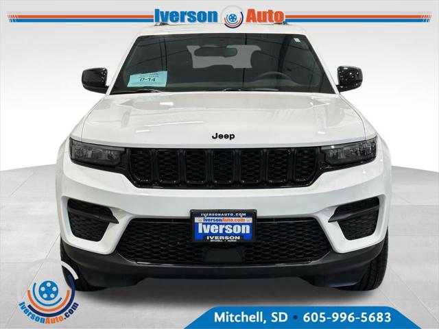 2023 Jeep Grand Cherokee Altitude 4x4 2023 Jeep Grand Cherokee Altitude 4x4