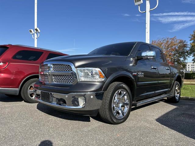 2018 RAM 1500 Laramie Crew Cab 4x4 57 Box