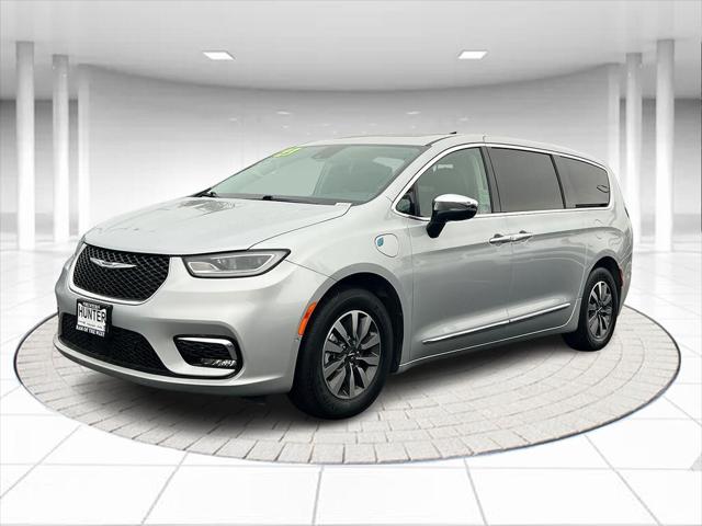2023 Chrysler Pacifica Hybrid Limited