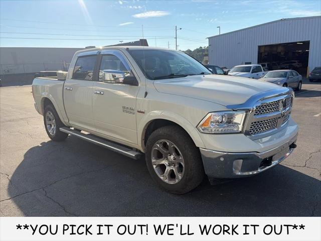 2017 RAM 1500 Laramie Crew Cab 4x4 57 Box