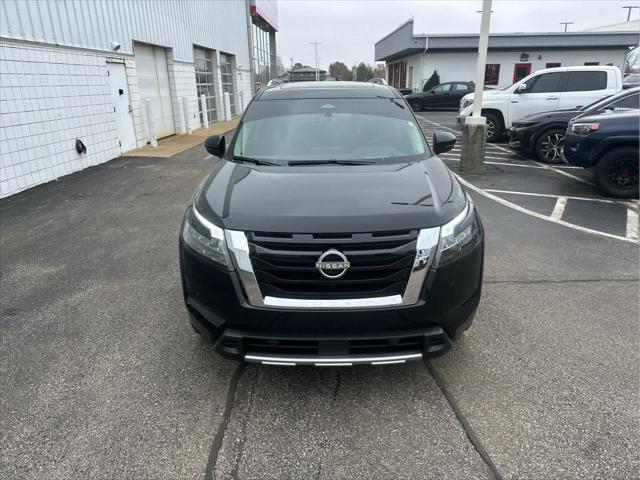 2025 Nissan Pathfinder Platinum 4WD