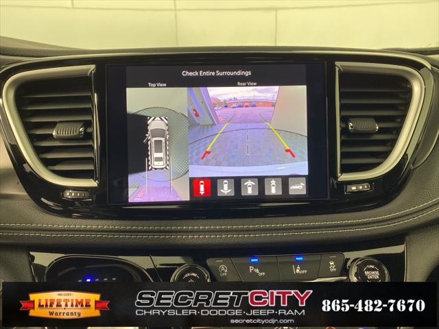 2026 Chrysler Pacifica Select