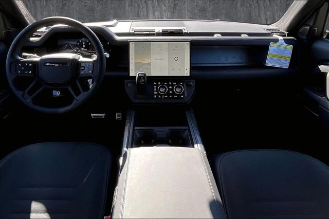 2026 Land Rover Defender OCTA