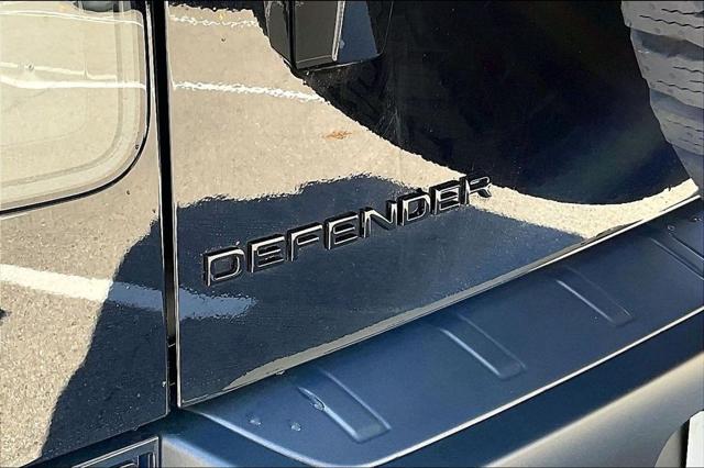 2026 Land Rover Defender OCTA