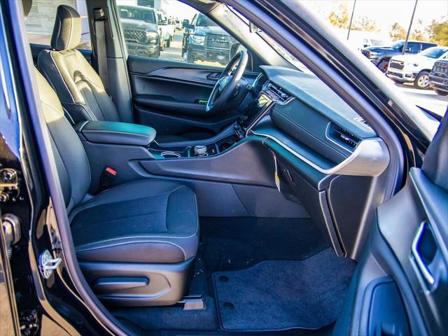 2025 Jeep Grand Cherokee Laredo X 4x4