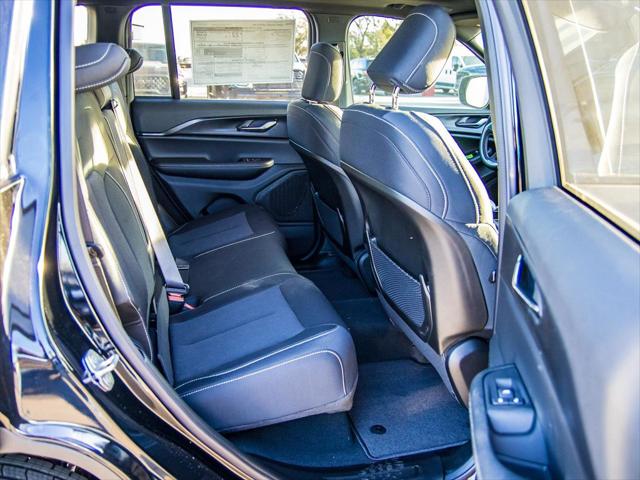 2025 Jeep Grand Cherokee Laredo X 4x4