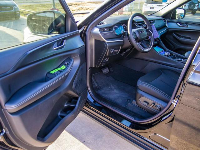 2025 Jeep Grand Cherokee Laredo X 4x4