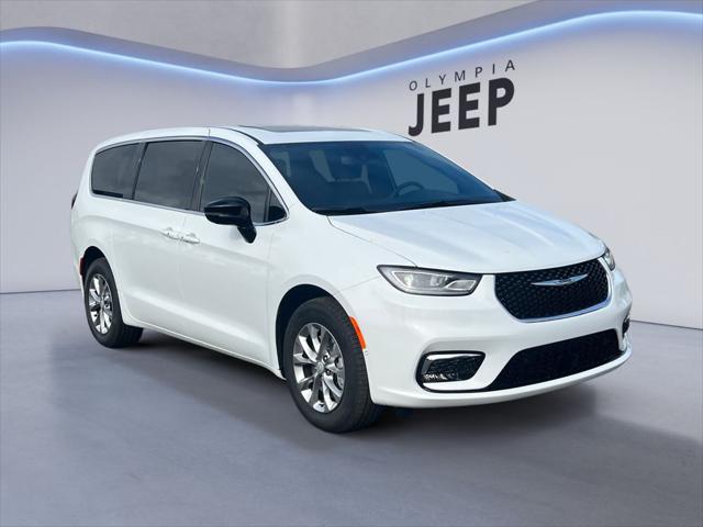 2026 Chrysler Pacifica Select AWD