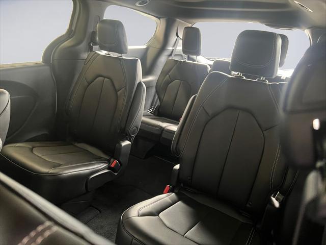 2026 Chrysler Pacifica Select AWD