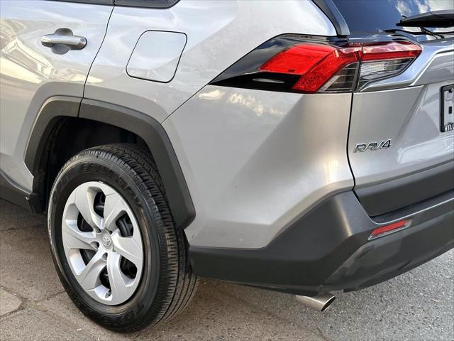 2024 Toyota RAV4 LE [9]