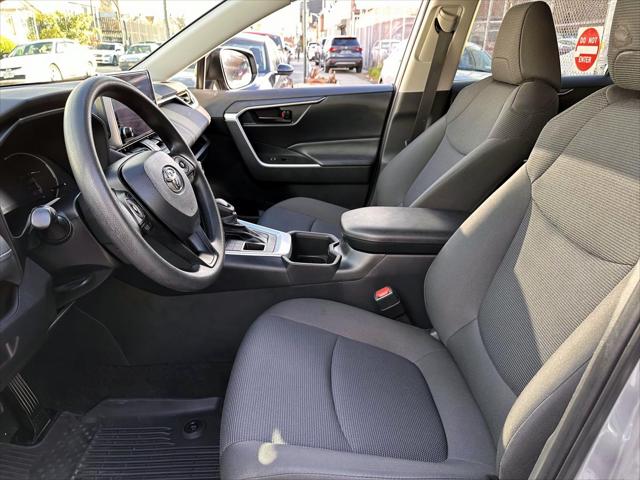 2024 Toyota RAV4 LE [13]
