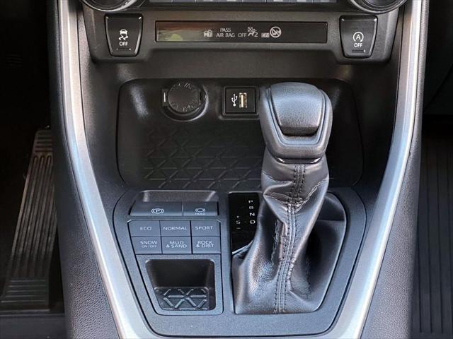 2024 Toyota RAV4 LE [18]