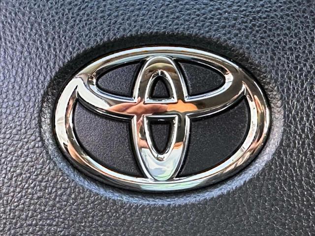 2024 Toyota RAV4 LE [22]