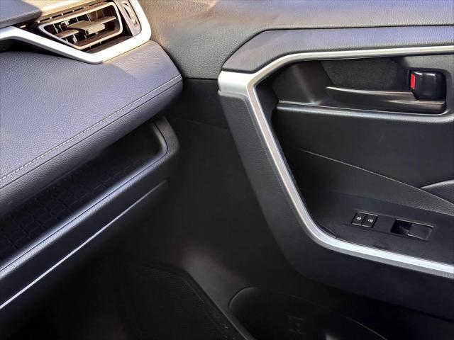 2024 Toyota RAV4 LE [23]