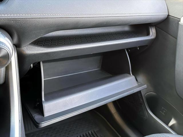 2024 Toyota RAV4 LE [26]