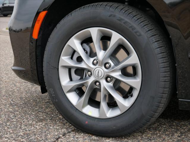 2026 Chrysler Pacifica Select AWD