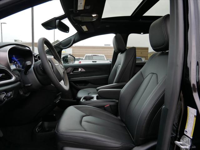 2026 Chrysler Pacifica Select AWD