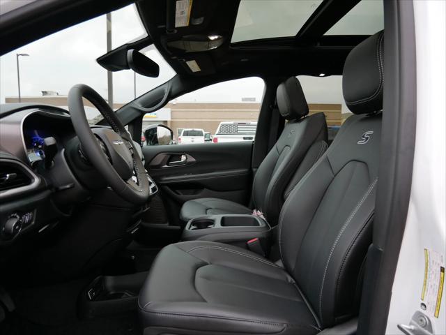 2026 Chrysler Pacifica Select AWD