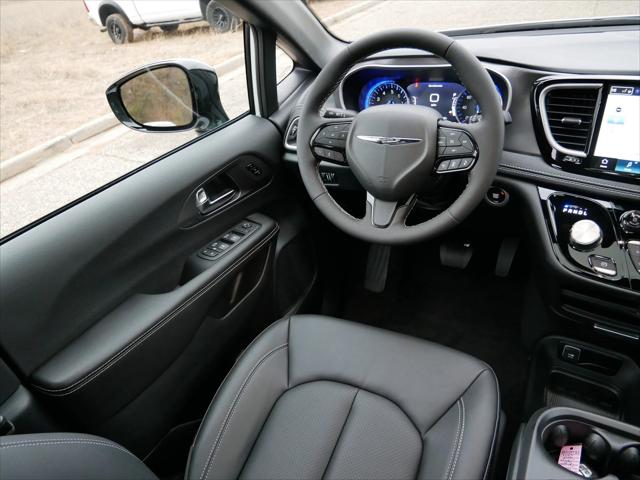 2026 Chrysler Pacifica Select AWD