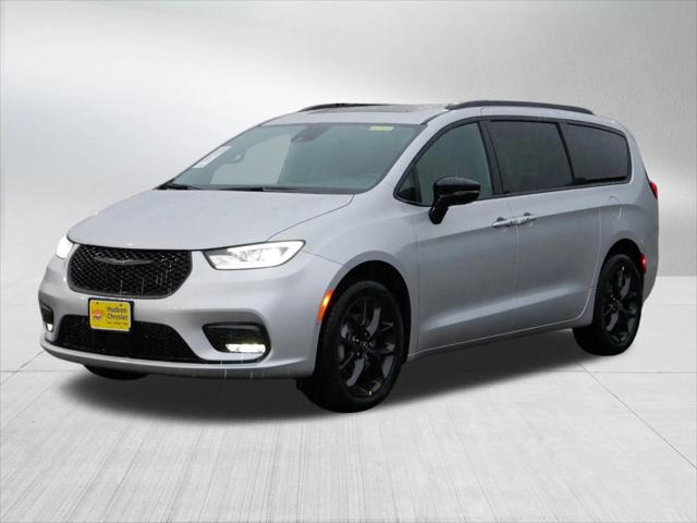 2026 Chrysler Pacifica Select AWD