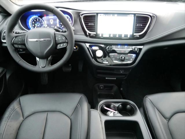 2026 Chrysler Pacifica Select AWD