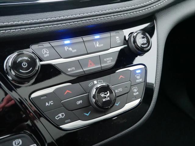 2026 Chrysler Pacifica Select AWD