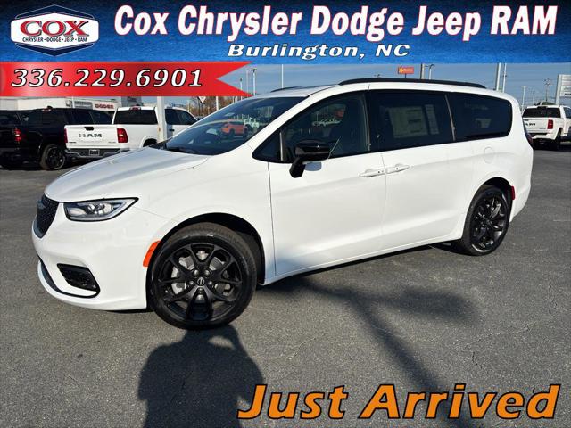 2026 Chrysler Pacifica PACIFICA LIMITED AWD