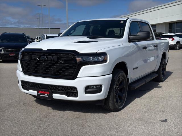 2026 RAM Ram 1500 RAM 1500 EXPRESS CREW CAB 4X4 57 BOX
