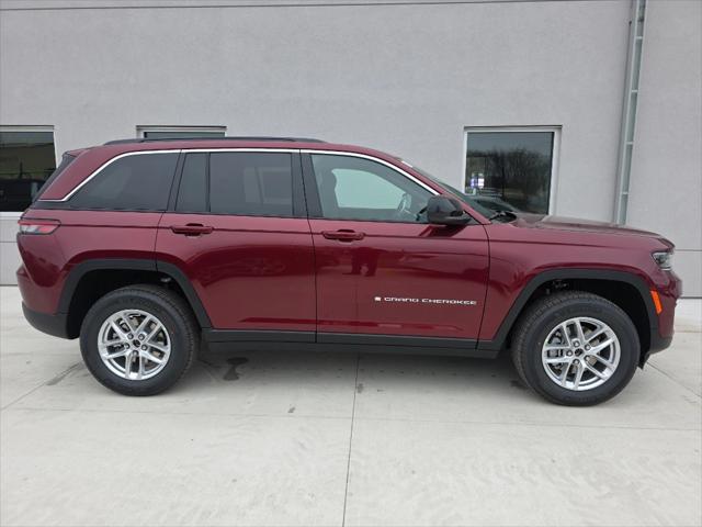 2025 Jeep Grand Cherokee GRAND CHEROKEE LAREDO X 4X4