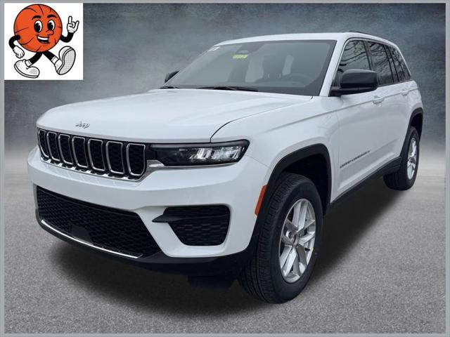 2025 Jeep Grand Cherokee GRAND CHEROKEE LAREDO X 4X4