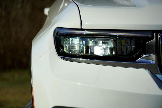 2025 Jeep Grand Cherokee GRAND CHEROKEE LAREDO 4X2