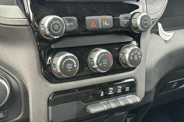 2026 Ram 1500 Warlock Crew Cab 4x4 5'7" Box
