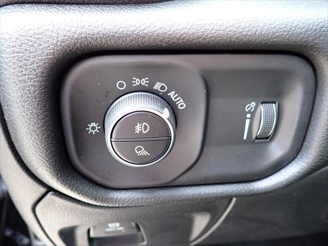2026 Ram 1500 Express Crew Cab 4x4 57 Box