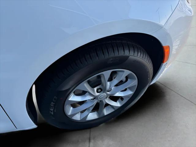 2026 Chrysler Pacifica Select AWD