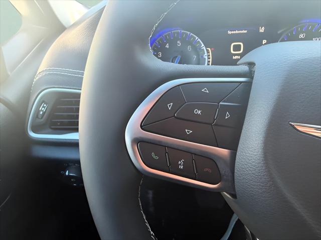 2026 Chrysler Pacifica Select AWD