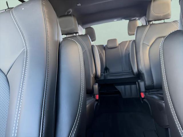 2026 Chrysler Pacifica Select AWD