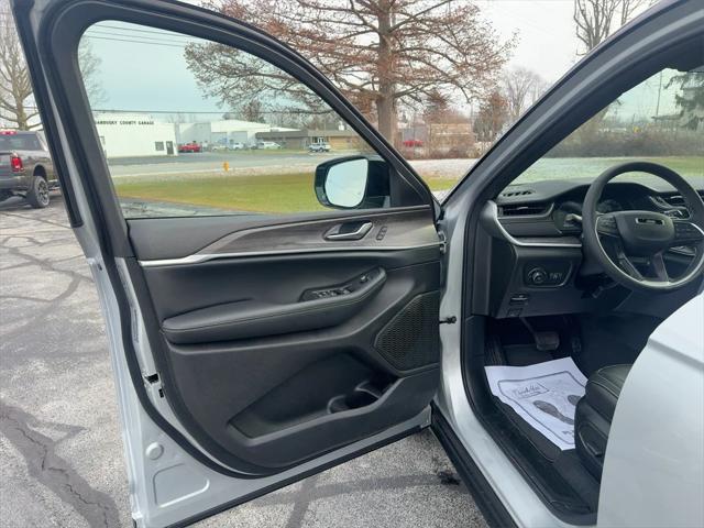 2025 Jeep Grand Cherokee GRAND CHEROKEE LIMITED 4X4 2025 Jeep Grand Cherokee GRAND CHEROKEE LIMITED 4X4