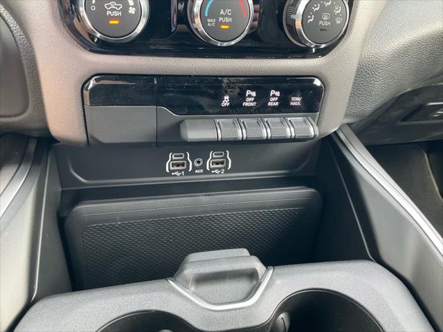 2026 Ram 1500 Express Crew Cab 4x4 5'7" Box