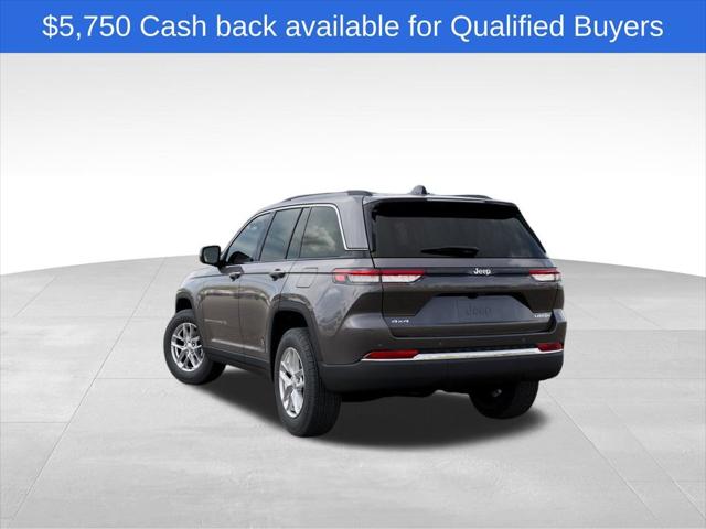 2025 Jeep Grand Cherokee GRAND CHEROKEE LAREDO X 4X4