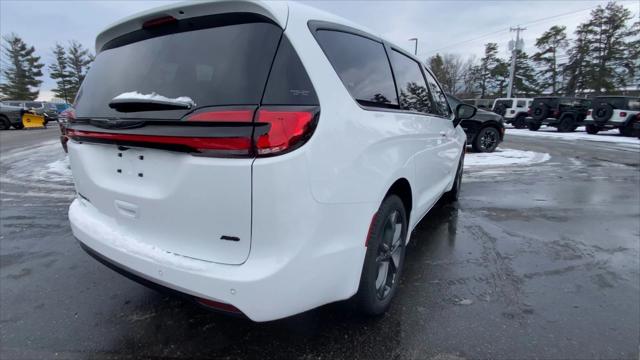 2026 Chrysler Pacifica PACIFICA SELECT AWD