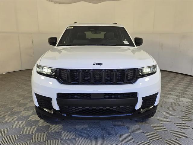 2025 Jeep Grand Cherokee GRAND CHEROKEE L ALTITUDE 4X2 2025 Jeep Grand Cherokee GRAND CHEROKEE L ALTITUDE 4X2