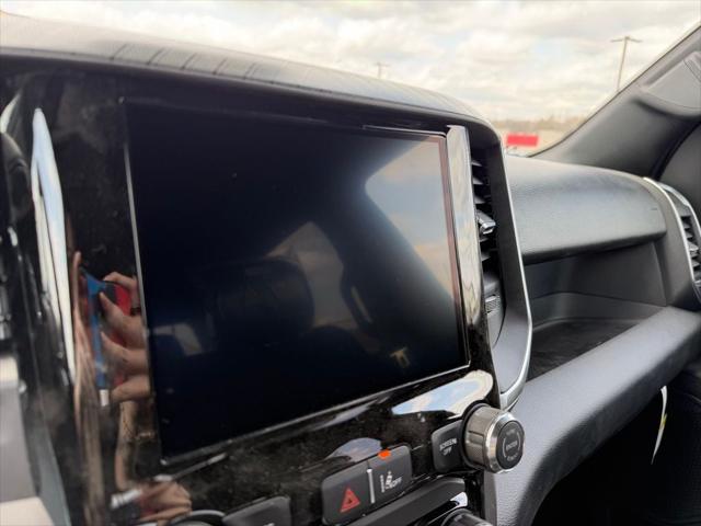 2026 Ram 1500 Express Crew Cab 4x4 5'7" Box