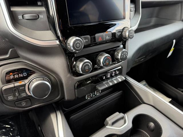 2026 Ram 1500 Express Crew Cab 4x4 5'7" Box