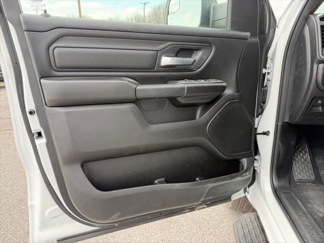 2026 Ram 1500 Express Crew Cab 4x4 5'7" Box