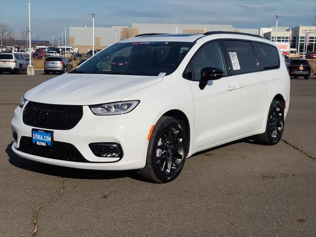 2026 Chrysler Pacifica PACIFICA SELECT AWD