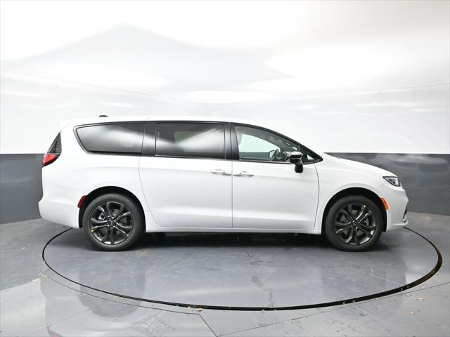 2026 Chrysler Pacifica PACIFICA SELECT AWD 2026 Chrysler Pacifica PACIFICA SELECT AWD