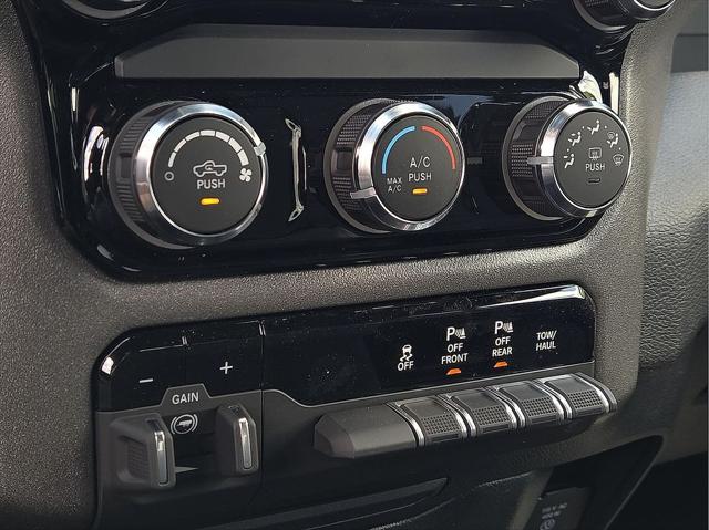 2026 Ram 1500 Warlock Crew Cab 4x4 57 Box