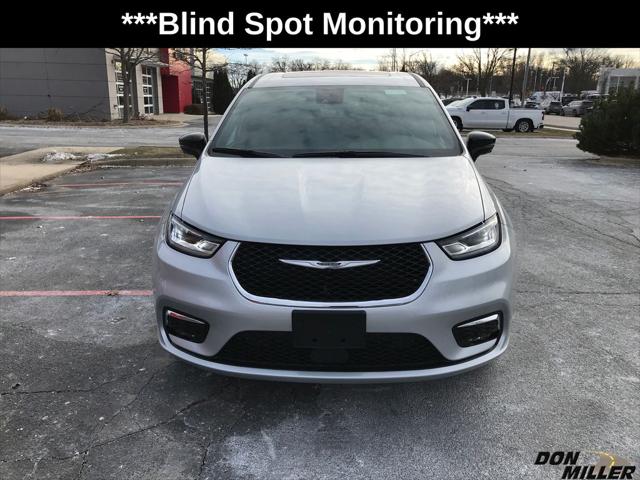 2026 Chrysler Pacifica PACIFICA SELECT AWD